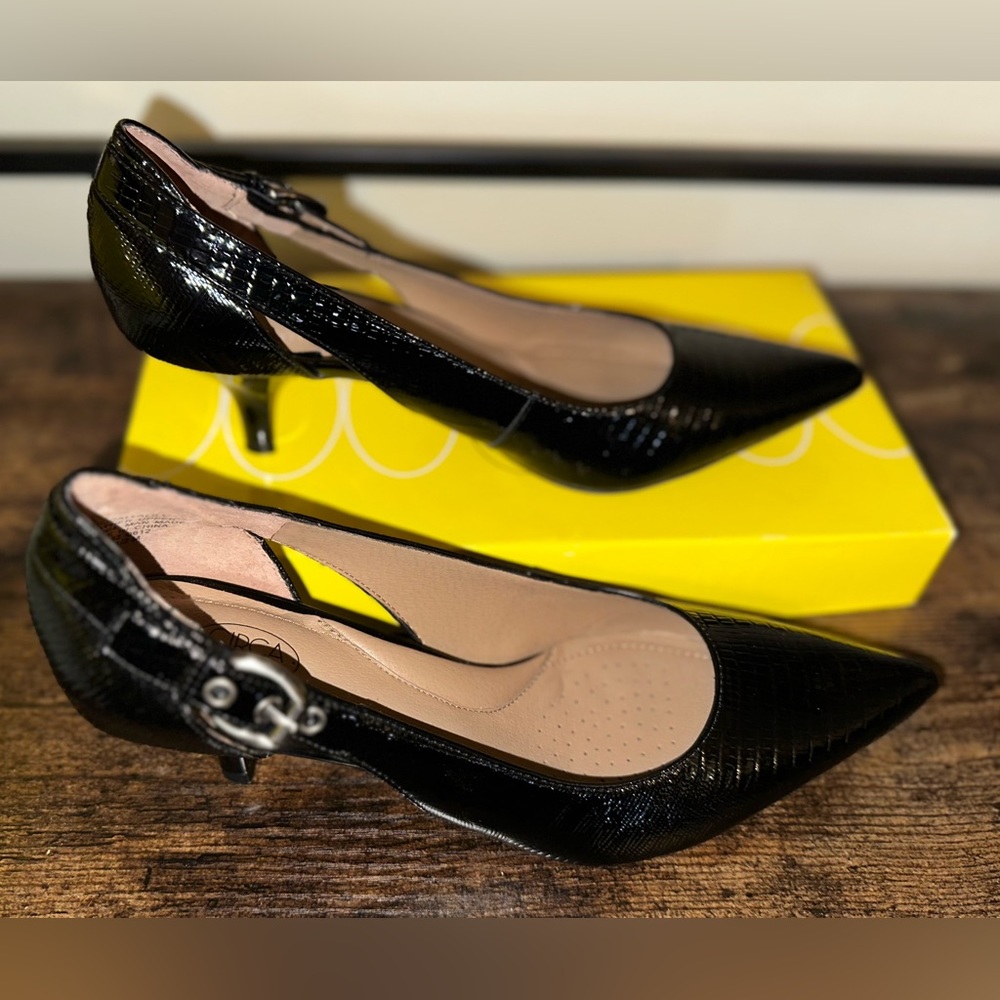 Women’s CIRCA Joan & David Luxe Series Black Callalily heels